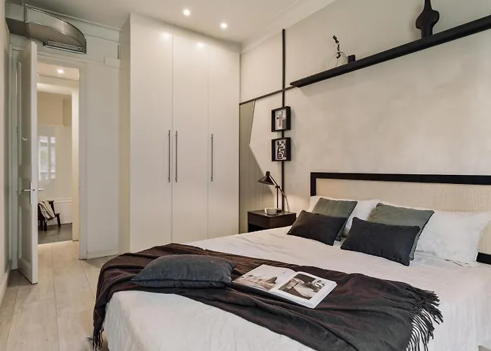 Warhol - 2 Bedrooms And Balcony In Sant Gervasy Apartment