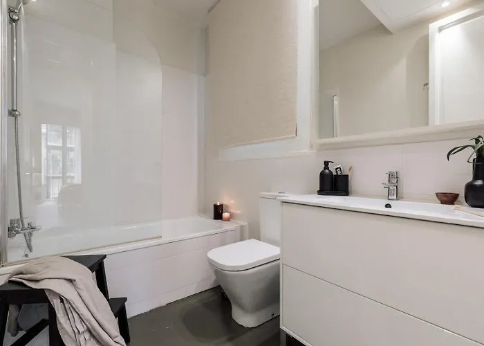 Warhol - 2 Bedrooms And Balcony In Sant Gervasy Apartment *